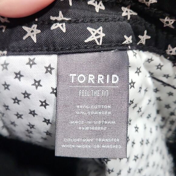 Torrid "Feel The Fit" Black Star Denim Stretch Shorts - Picture 4 of 7